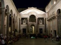 Split am Abend  &ndash; &copy; Steffen Mucke (Eberhardt TRAVEL)