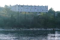 Sonnengruß in der Kvarner Bucht – Ehemals eines der besten Hotels Jugoslawiens &ndash; &copy; Alexander Zachow (Eberhardt TRAVEL)