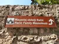 Mausoleum Familie Racic &ndash; &copy; Ingrid Langer (Eberhardt TRAVEL)
