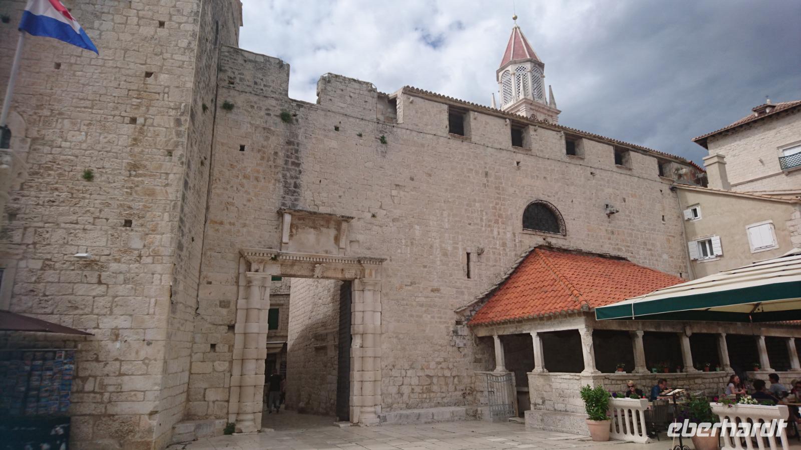 Hinteres Tor der Stadtmauer von Trogir &ndash; &copy; Simone Willner (Eberhardt TRAVEL)