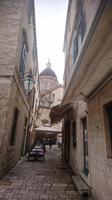 Unterwegs in den engen Gassen von Dubrovniks Altstadt &ndash; &copy; Simone Willner (Eberhardt TRAVEL)