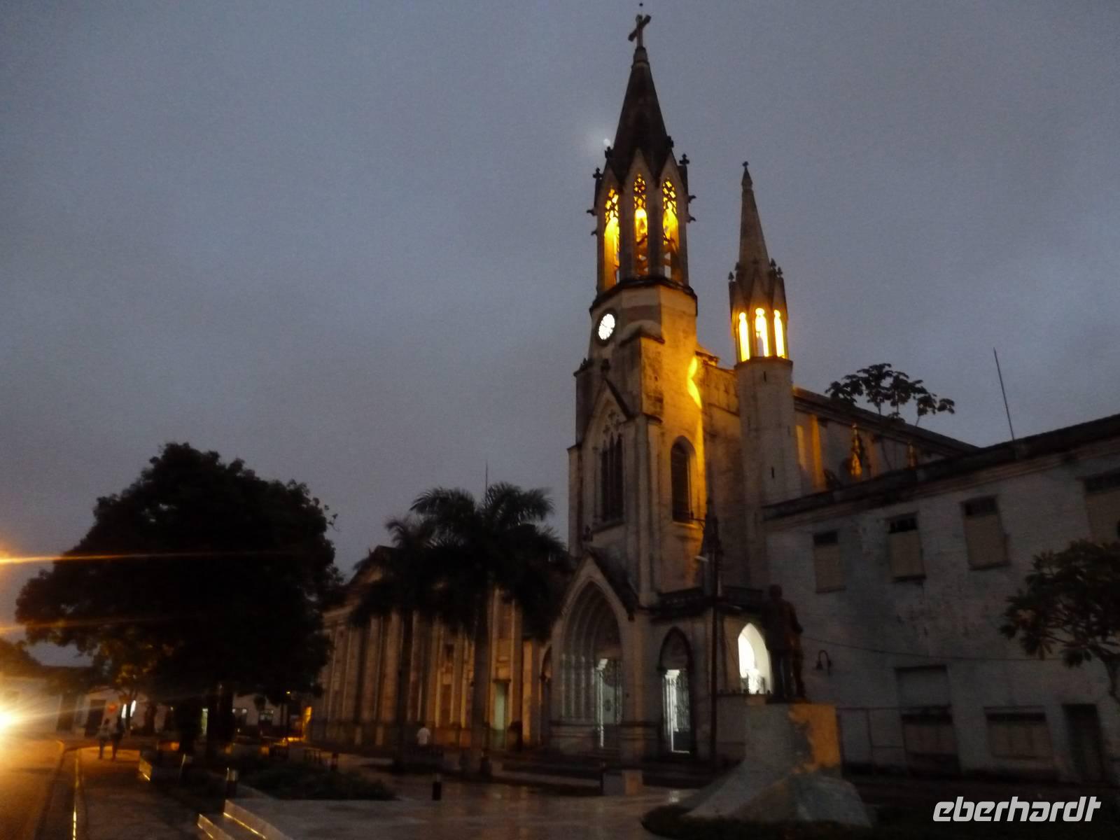 070 Camagüey am Abend &ndash; &copy; Sandra Schack (Eberhardt TRAVEL)