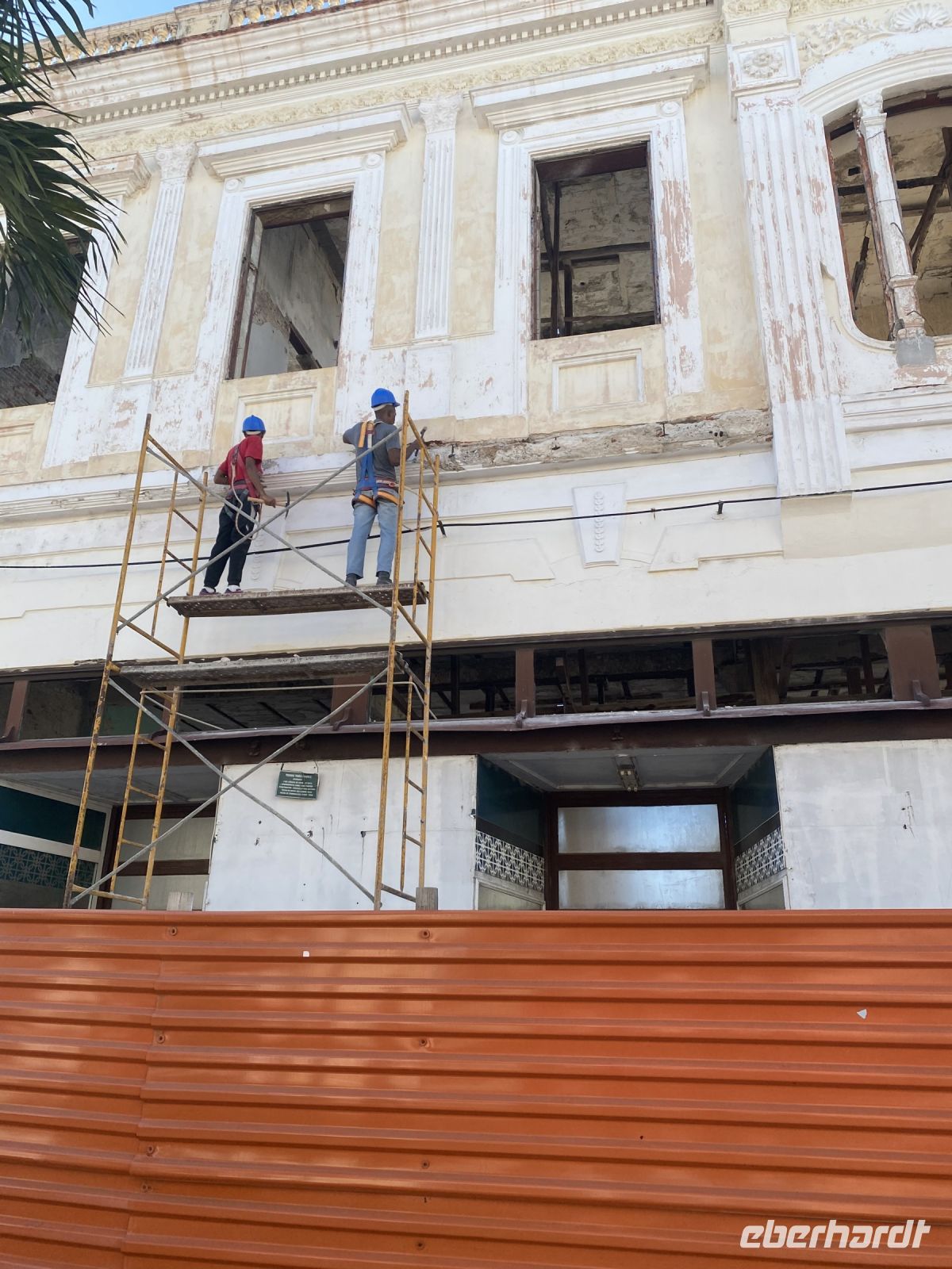 Es wird renoviert in Cienfuegos &ndash; &copy; Elke Knappe (Eberhardt TRAVEL)