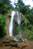 Regenwald_Wasserfall &ndash; &copy; Kristin Weigel (Eberhardt TRAVEL)