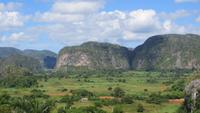 1234 Blick über das Vinales-Tal &ndash; &copy; Annette Weise (Eberhardt TRAVEL)