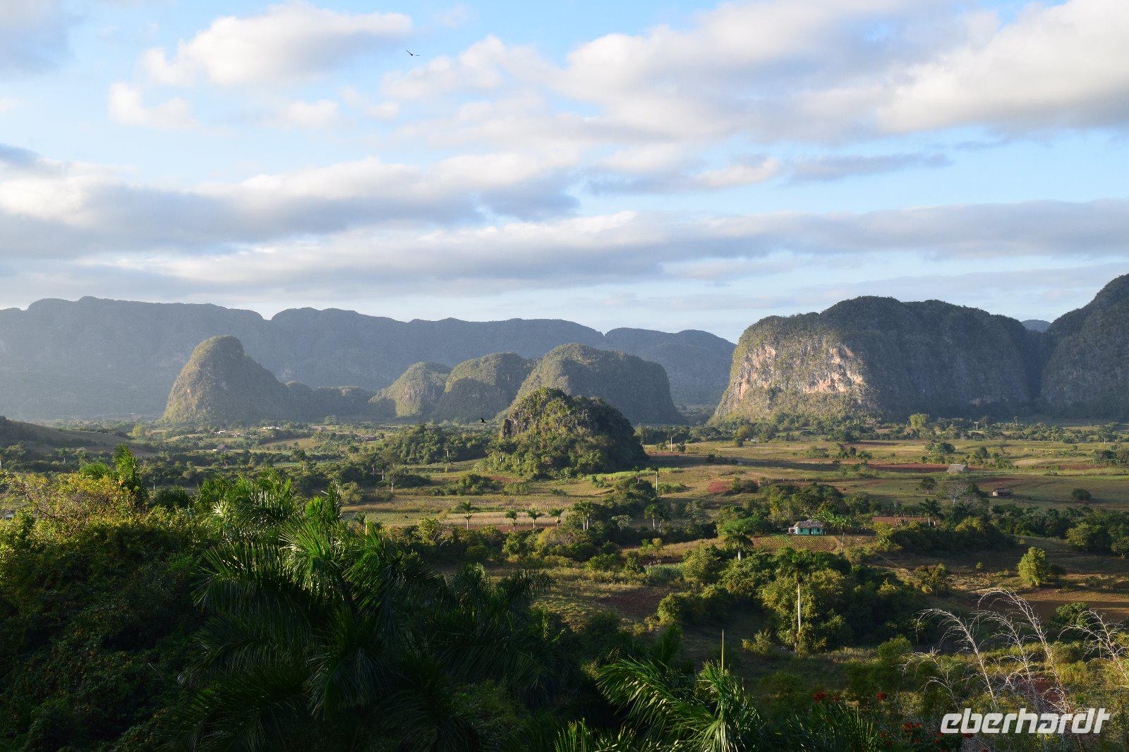 Die Mogotes im Tal von Vinales &ndash; &copy; Elke Knappe (Eberhardt TRAVEL)