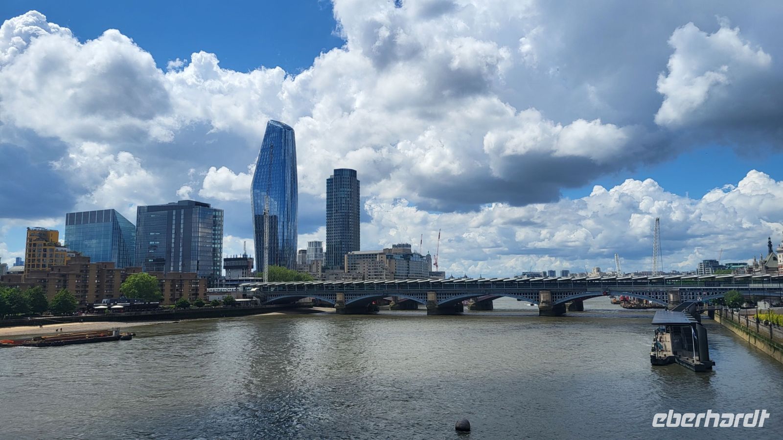 57 – London, Skyline an der Themse &ndash; &copy; Vivien Fiedler (Eberhardt TRAVEL)