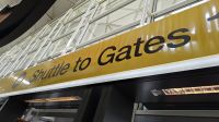 auf gehts zum Gate &ndash; &copy; Marlies Thrum (Eberhardt TRAVEL)