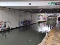 Banksy in Camden Town  - rechts Schleuse des Regens Canal &ndash; &copy; Andreas Böcker (Eberhardt TRAVEL)