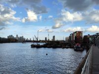 Bootsgarten und Blick auf die Isle of Dogs/Canary Wharf