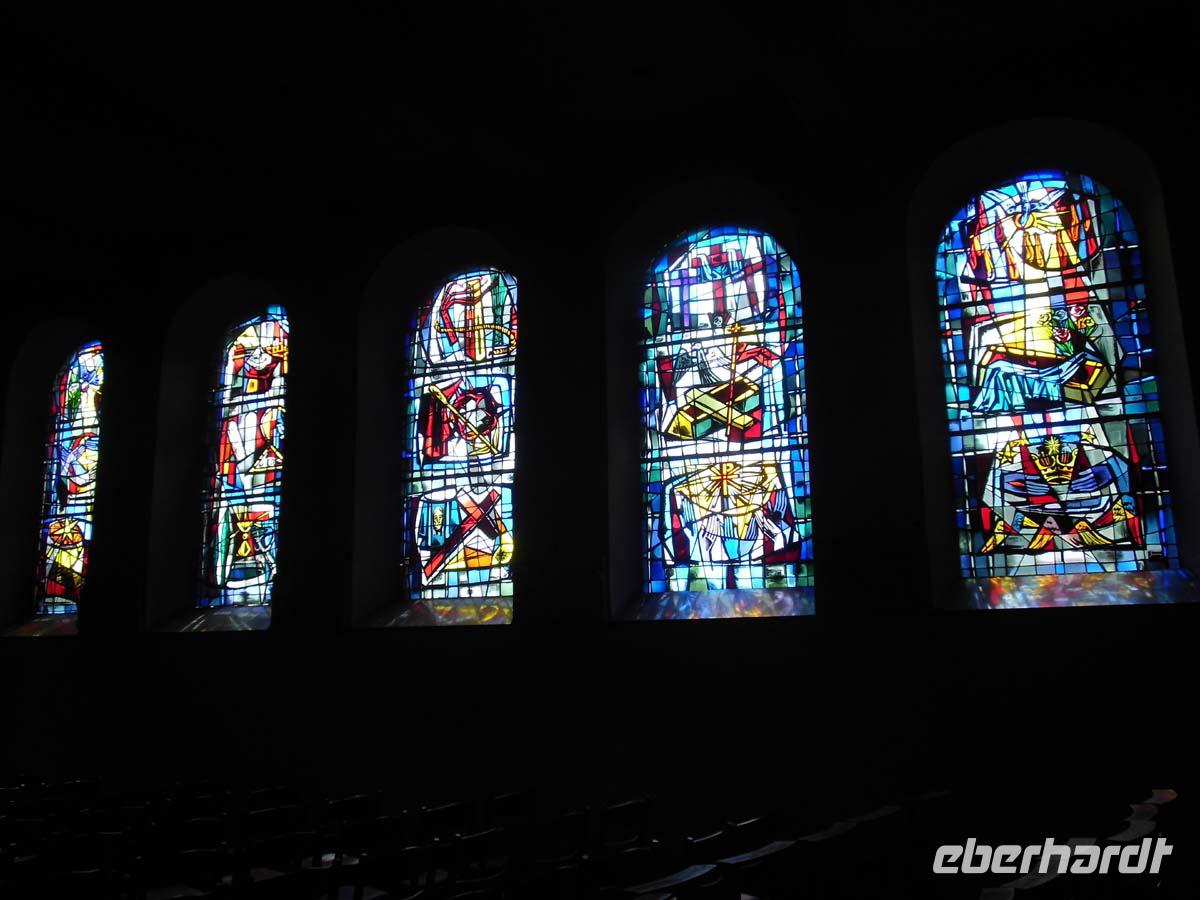 Fenster in St. Michael &ndash; &copy; Peter Rudolph (Eberhardt TRAVEL)