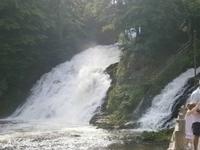 Cascade in Coo &ndash; &copy; Gabriele Schwarze (Eberhardt TRAVEL)