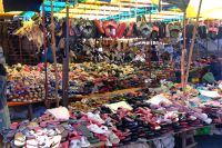 Kleidermarkt in Antananarivo, Madagaskar  &ndash; &copy; Sten Bernhardt (Eberhardt TRAVEL)