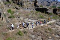 Die Gruppe beim Wandern im Isalo Nationalpark, Madagaskar  &ndash; &copy; Sten Bernhardt (Eberhardt TRAVEL)