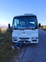 Busfahrer repariert den Bus auf Madagaskar  &ndash; &copy; Sten Bernhardt (Eberhardt TRAVEL)