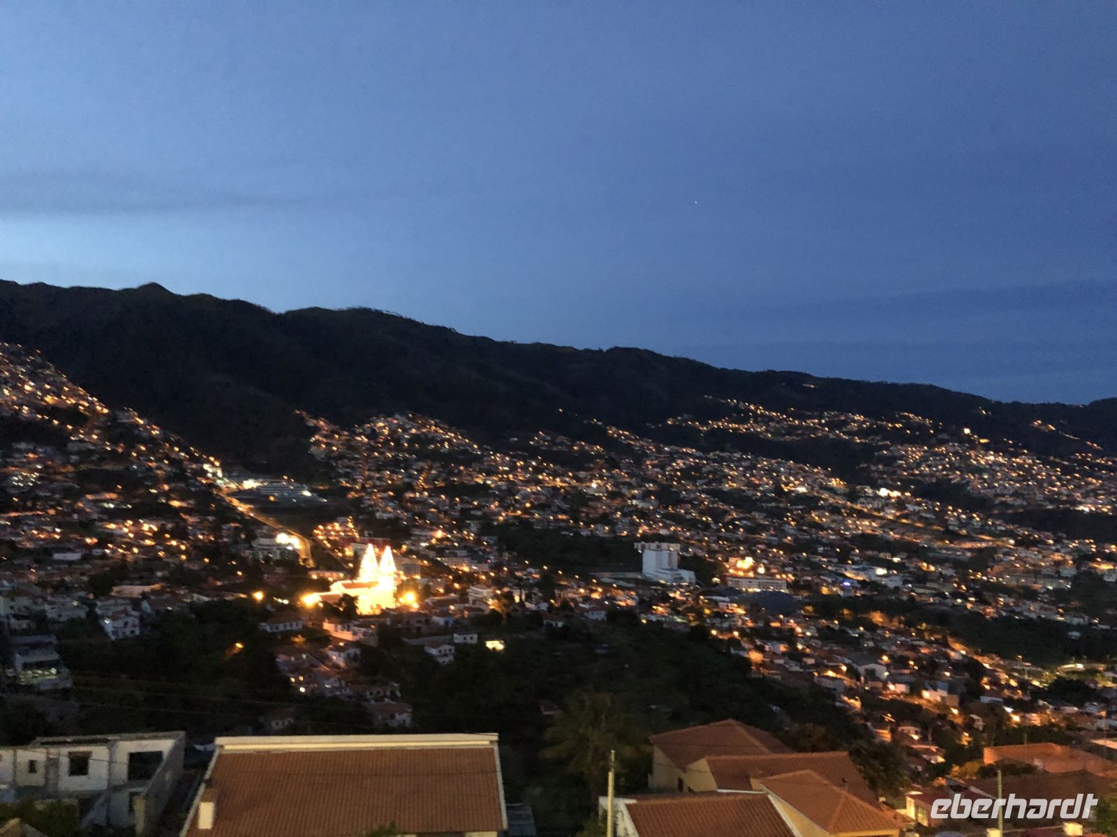 Funchal bei NAcht &ndash; &copy; Sabine C. Seifert (Eberhardt TRAVEL)