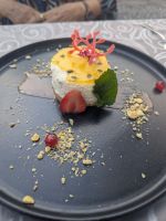 Maracuja Dessert bei unserem Spezialitätenessen/ Madeira  &ndash; &copy; Marie Dittrich (Eberhardt TRAVEL)