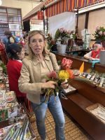 Paula weiht uns in die Welt der Blumen ein