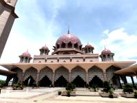 Putra Moschee in Putrajaya &ndash; &copy; Simone Willner (Eberhardt TRAVEL)