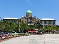 Malaysia. Putrajaya. Sitz des Premierministers &ndash; &copy; Heike Jack (Eberhardt TRAVEL)