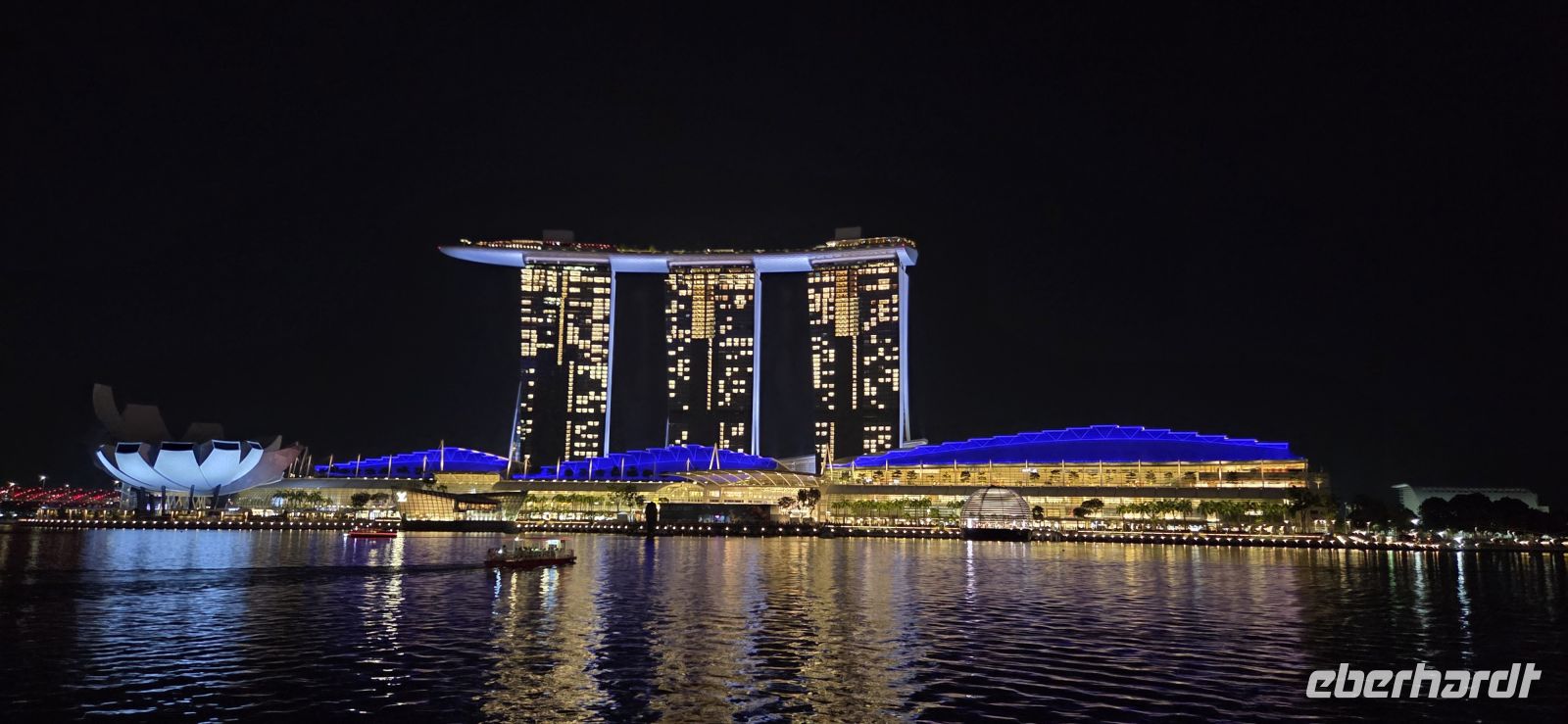 Marina bay Sands Hotel am Abend - Singapur &ndash; &copy; Ronja Wagner (Eberhardt TRAVEL)