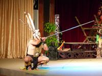 087 Blasrohr, Sarawak Cultural Village, Damaii, Borneo, Malaysia &ndash; &copy; Maria Michel (Eberhardt TRAVEL)