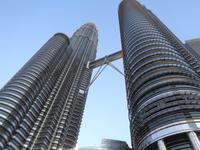 Rundreise Singapur & Malaysia, Stadtrundfahrt Kuala Lumpur, Petronas Towers &ndash; &copy; Martina Häselbarth (Eberhardt TRAVEL)