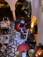 7.4.Ricks Cafe Klavierspieler.jpeg &ndash; &copy; Kora Buggel (Eberhardt TRAVEL)