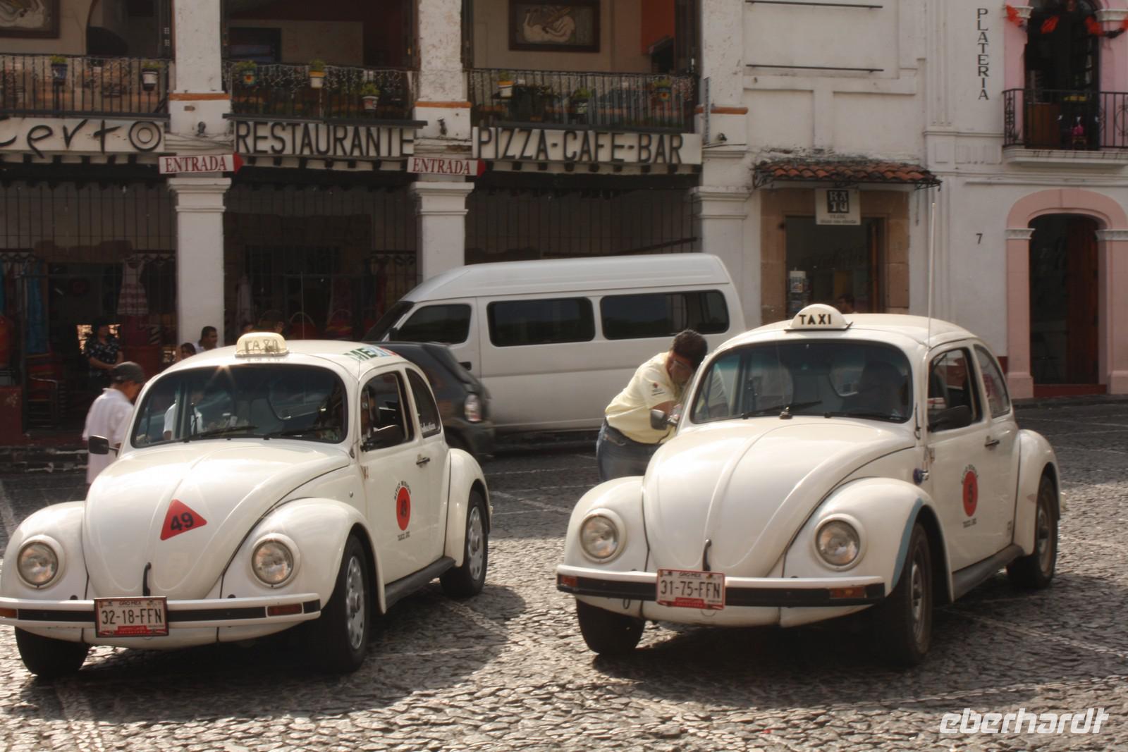 041 Taxis in Taxco &ndash; &copy; Kerstin Heintzel (Eberhardt TRAVEL)