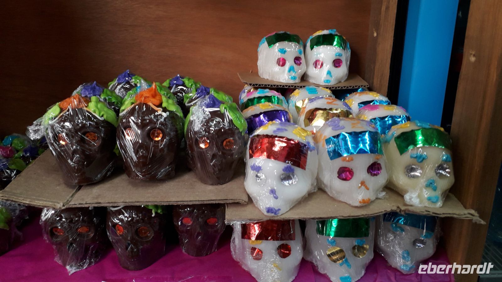 Totenköpfe aus Zucker zum Kaufen &ndash; &copy; Julia Kies (Eberhardt TRAVEL)