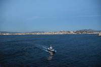 0700 Bus 1 - Marseilles_Ausfahrt - Lotsenboot &ndash; &copy; Konrad Füssel (Eberhardt TRAVEL)