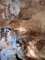 Die Höhle ist im vorderen Bereich vollständig erkundet, dieser ist daher für die Öffentlichkeit zugänglich. &ndash; &copy; Dominik Zilliken (Eberhardt TRAVEL)