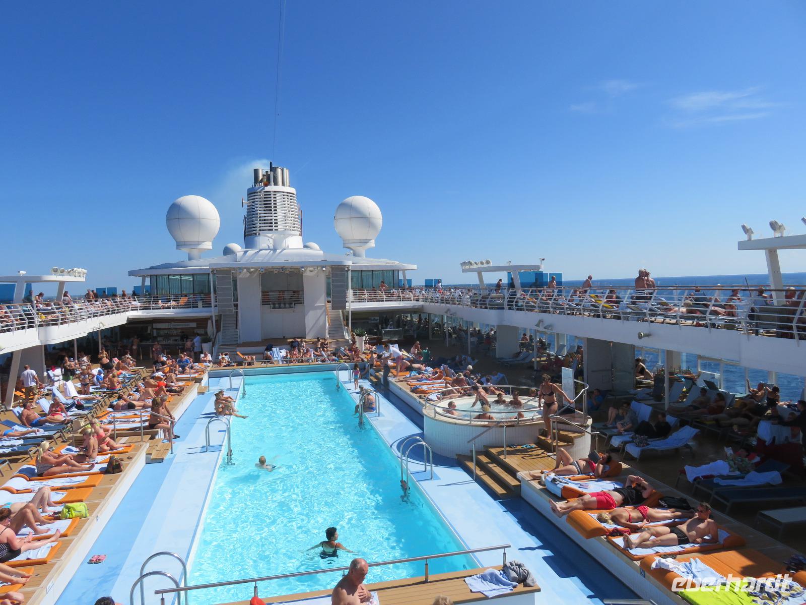 Mein Schiff 3 - Pooldeck &ndash; &copy; Annette Weise (Eberhardt TRAVEL)