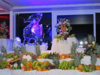 Mein Schiff 3 - Poolparty - Früchte-Buffet mit Eisskulpturen &ndash; &copy; Annette Weise (Eberhardt TRAVEL)
