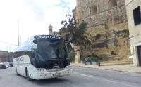 Unser Bus mit Fahrer Joseph &ndash; &copy; Gisela Gerlach (Eberhardt TRAVEL)