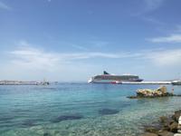 Norwegian Spirit vor Mykonos &ndash; &copy; Madlen Lohr (Eberhardt TRAVEL)