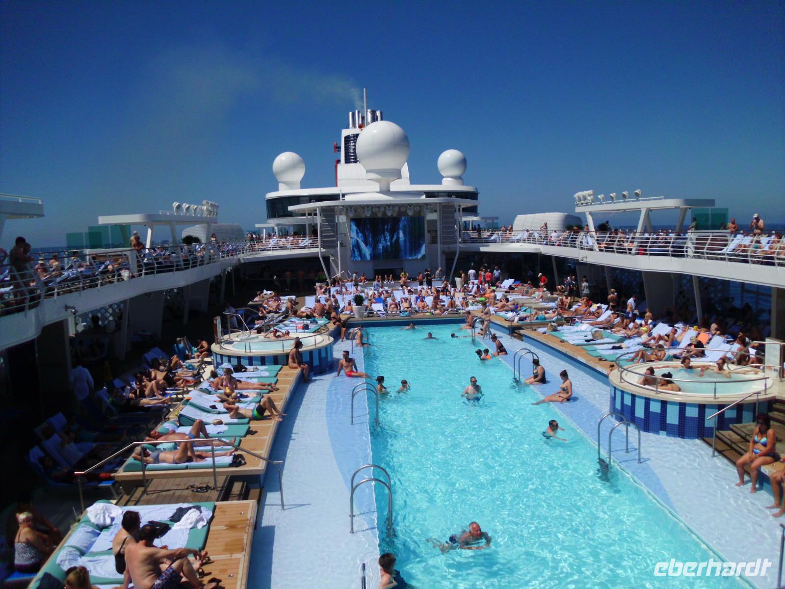 einfach toll - so eine Erfrischung an Deck &ndash; &copy; Anne-Katrin Müller (Eberhardt TRAVEL)