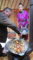 Essen ist fertig &ndash; &copy; Rico Manns (Eberhardt TRAVEL)