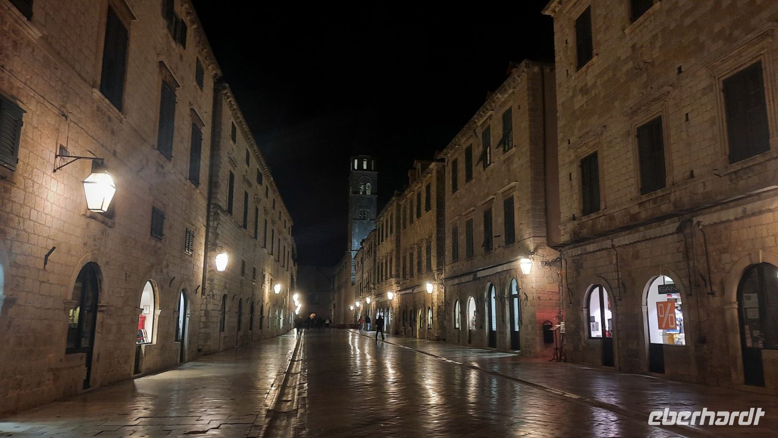 189 - Altstadt von Dubrovnik bei Nacht, Kroatien &ndash; &copy; Vivien Fiedler (Eberhardt TRAVEL)