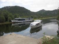 Bootsfahrt auf dem Rijeka Crnojevica  &ndash; &copy; Annette Zocher (Eberhardt TRAVEL)