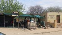 0799 Fahrt nach Opuwo - Stopp in Kamanjab &ndash; &copy; Annette Weise (Eberhardt TRAVEL)