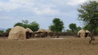 0860 Besuch im Himba-Dorf - &ndash; &copy; Annette Weise (Eberhardt TRAVEL)