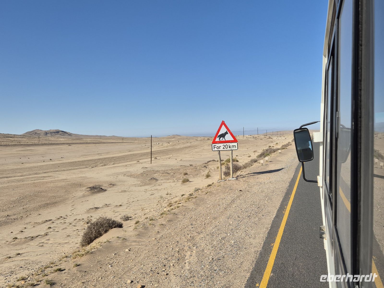 Tag 6 - Achtung besondere Straßenschilder in Namibia &ndash; &copy; Jana Wessendorf (Eberhardt TRAVEL)