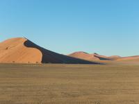 0438 Licht und Schatten im Sossusvlei &ndash; &copy; Patrick Fritzsche (Eberhardt TRAVEL)