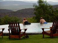 0814 Erholung im Pool &ndash; &copy; Patrick Fritzsche (Eberhardt TRAVEL)