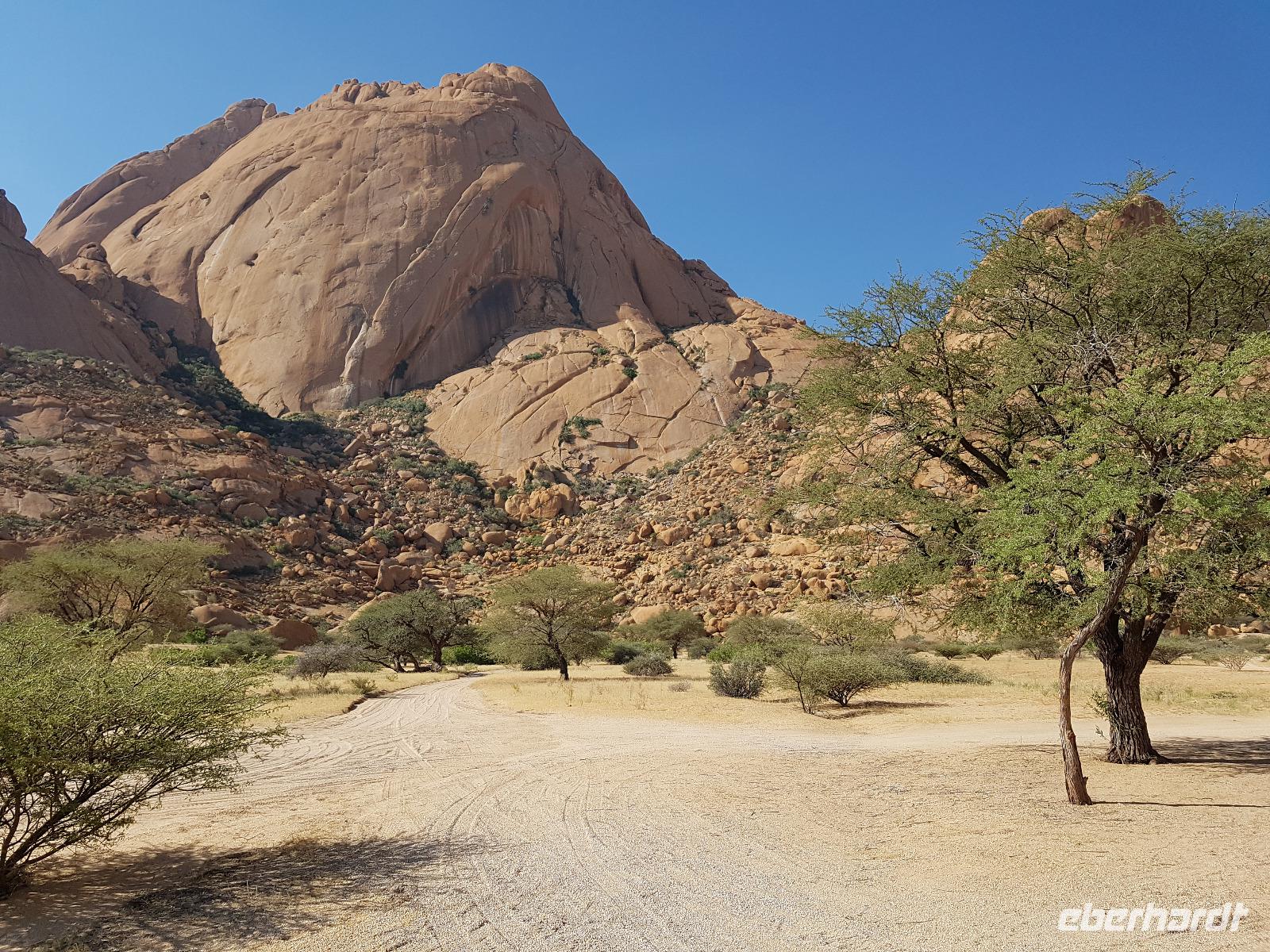 Tage Rundreise Namibia – Die Erlebnistour mit  Kalahari – Fish River-Canyon – Lüderitz – Namib – Swakopmund – Erongo Gebirge – Etosha Nationalpark – Windhoek (955) &ndash; &copy; Benjamin Rodriguez Manzanares (Eberhardt TRAVEL)