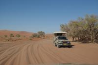 Auf nach Sossusvlei per Jeep  &ndash; &copy; Susanne Schirmann (Eberhardt TRAVEL)