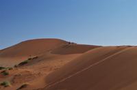 Namibia - Aufstieg zur Düne  &ndash; &copy; Annett Müller (Eberhardt TRAVEL)