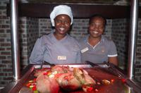 Namibia - Etosha Safari Lodge - Abendessen &ndash; &copy; Annett Müller (Eberhardt TRAVEL)