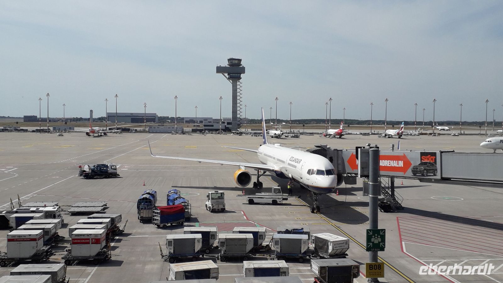 Dieser Flieger bringt uns nach Island &ndash; &copy; Julia Kies (Eberhardt TRAVEL)